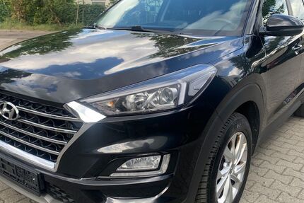 Hyundai TUCSON 82.200 km 16.990 &euro; Berlin 12057