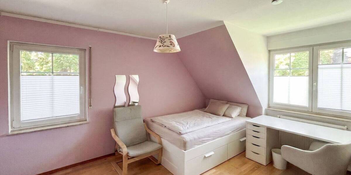 Doppelhaushälfte Kleinmachnow - 5 Zimmer, 132 m&sup2;, 2.200&euro; | Angebot:26857286