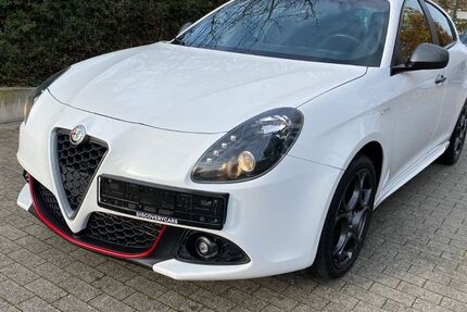 Alfa Romeo Giulietta 154.471 km 12.990 € Berlin 13581