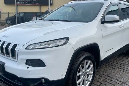 Jeep Cherokee 215.000 km 8.990 € Berlin - Tempelhof 12107