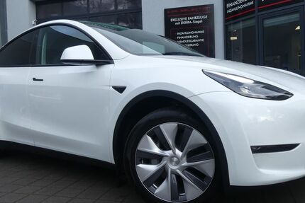 Tesla Model Y 23.528 km 39.800 &euro; Berlin 13156