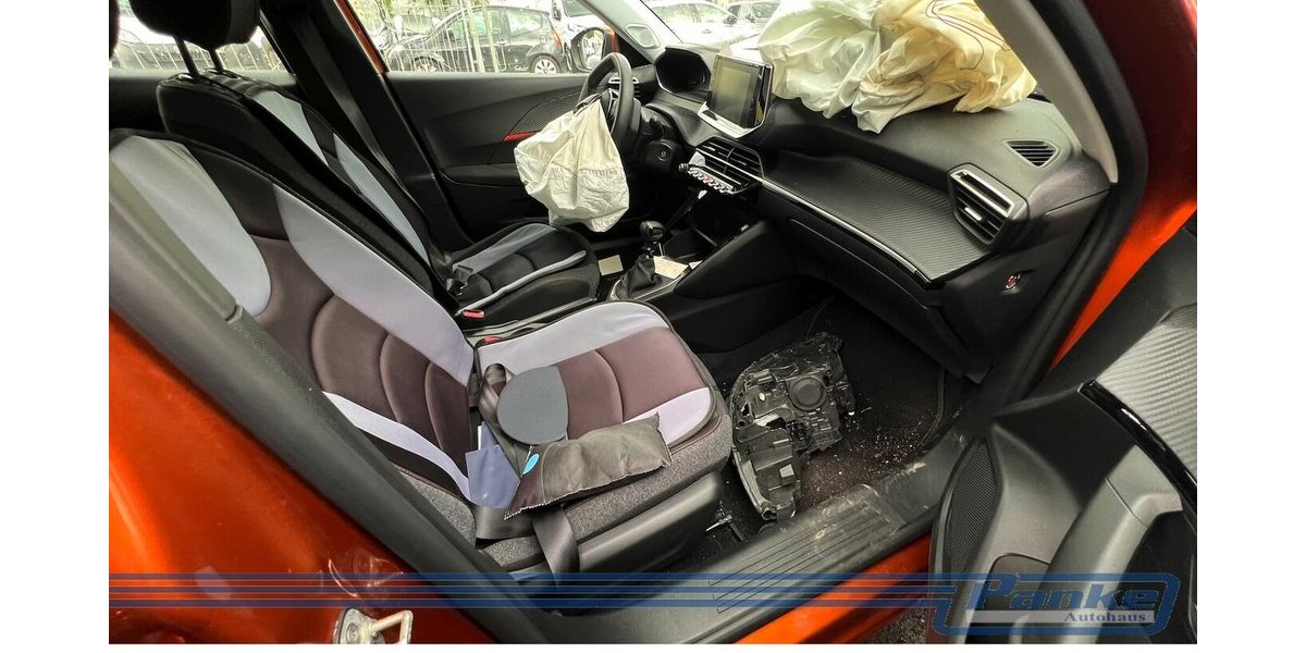 Peugeot 2008 1.2 PureTech 100 Active Pack*Unfall* 21.200 km 6.380 € Berlin 13187