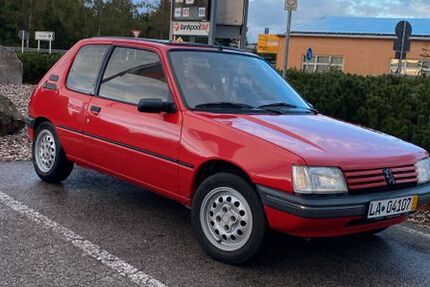 Peugeot 205 120.000 km 3.900 &euro; Berlin 10247