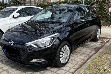 Hyundai i20 100.635 km 7.399 &euro; Teltow 14513