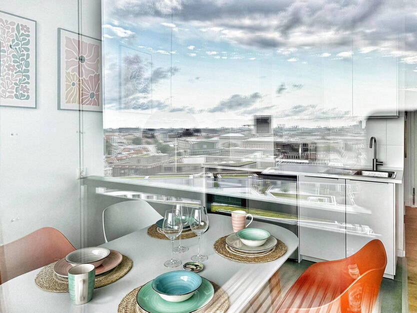 Spectacular City Center Apartment Hackescher Markt: View, Balcony & Parking
