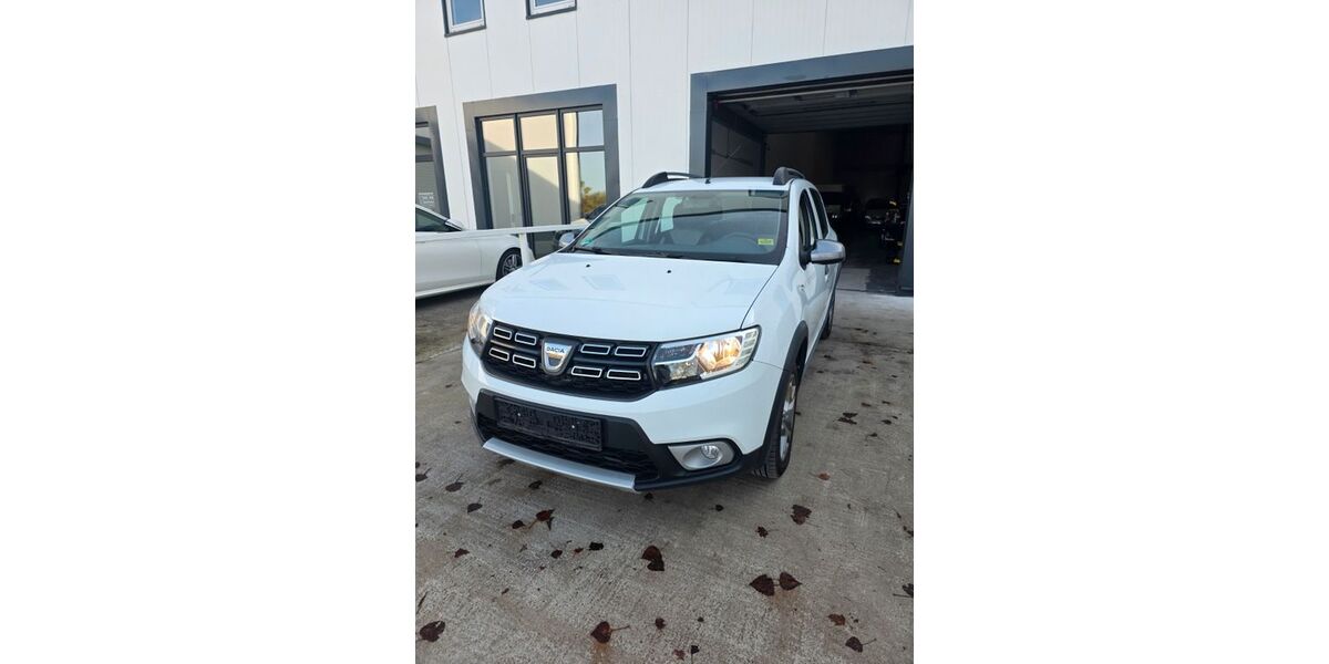 Dacia Sandero 114.000 km 5.900 &euro; Blankenfelde-Mahlow bei BERLIN 15831
