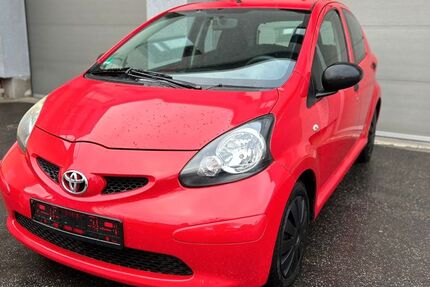 Toyota Aygo (X) 84.000 km 3.490 € Berlin 13435