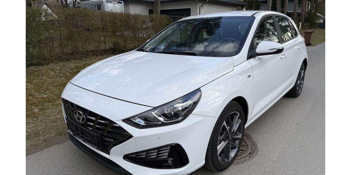 Hyundai i30 11.183 km 20.900 &euro; Berlin 10247