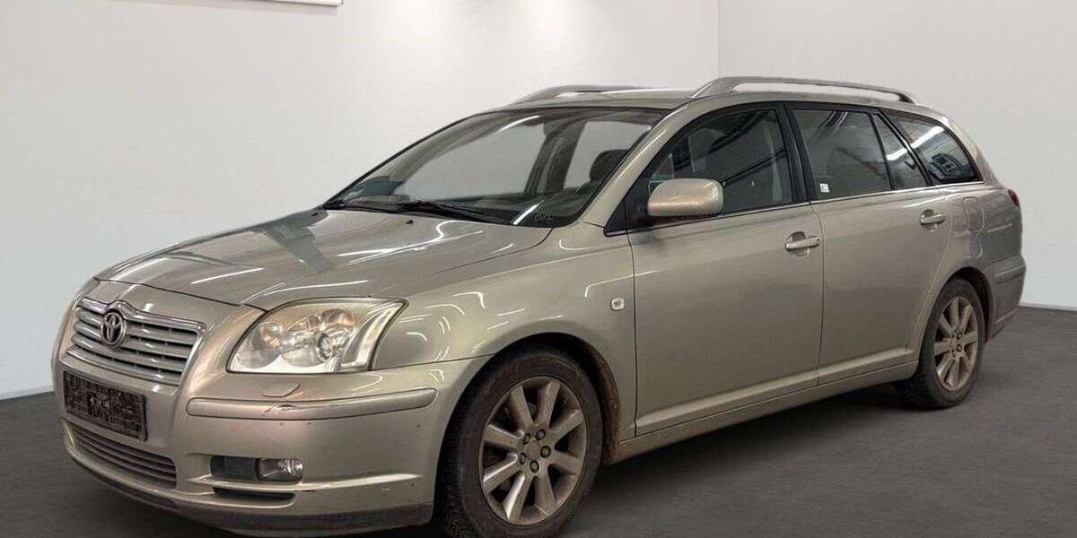 Toyota Avensis 176.304 km 2.399 &euro; Berlin 12681