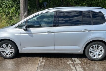 VW Touran 122.000 km 16.999 &euro; Berlin 10315