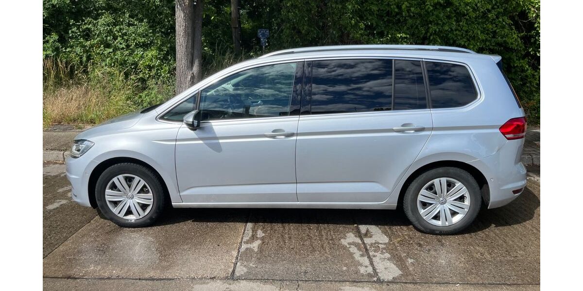 VW Touran 122.000 km 16.999 &euro; Berlin 10315