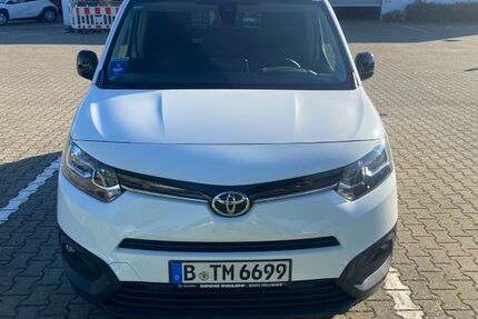 Toyota Proace City 70.000 km 14.500 € Berlin 10179