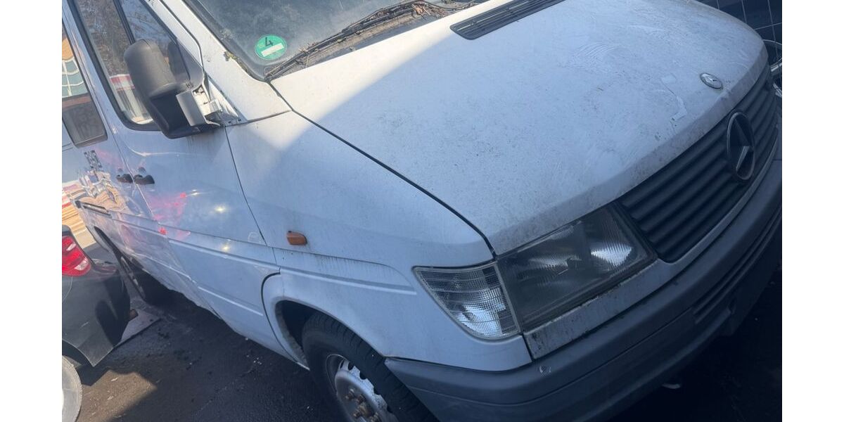 Mercedes-Benz Sprinter 180.132 km 2.900 &euro; berlin 10829