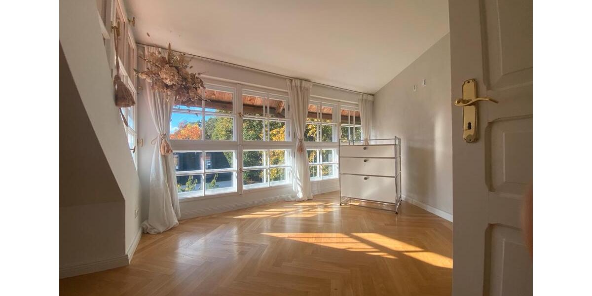 Dachgeschoßwohnung Kleinmachnow - 4 Zimmer, 131 m&sup2;, 749.000&euro; | Angebot:26515680