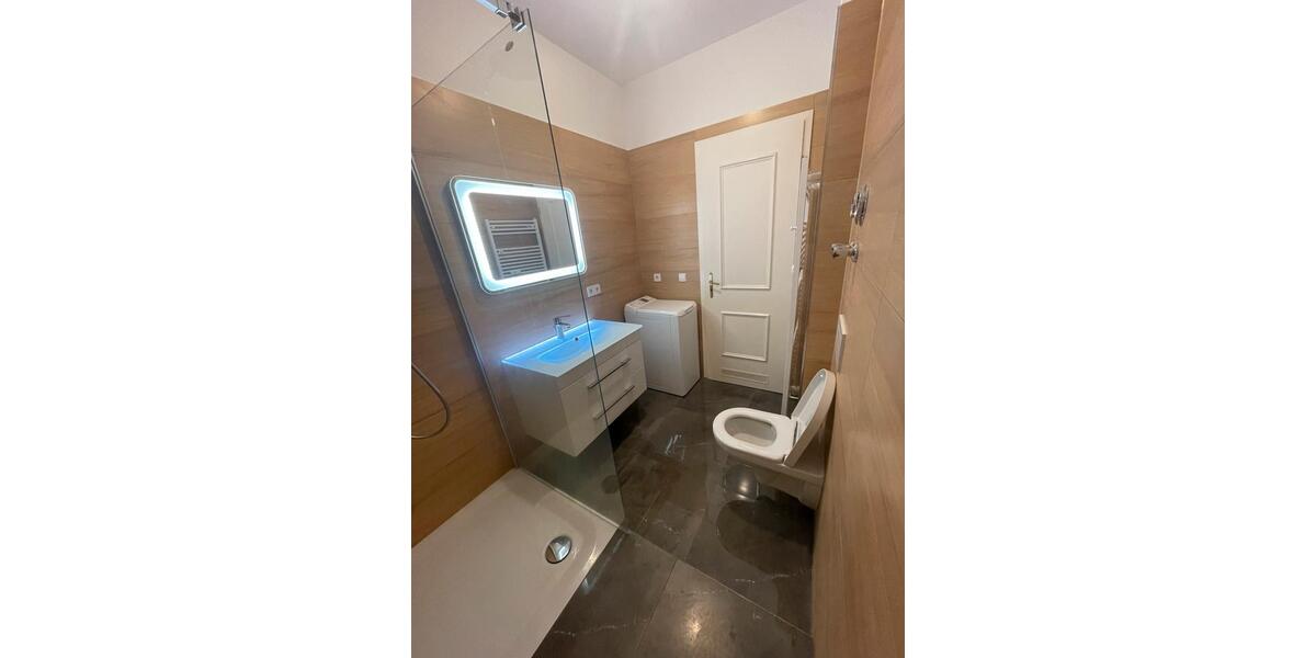 Top Lage, super möblierte Wohnung 2 zimmer