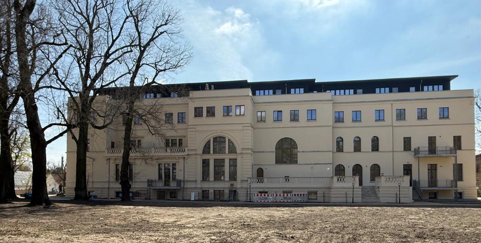 Exklusive 4-Raum-Penthouse-Wohnung im Schloss Siethen 4 zimmer