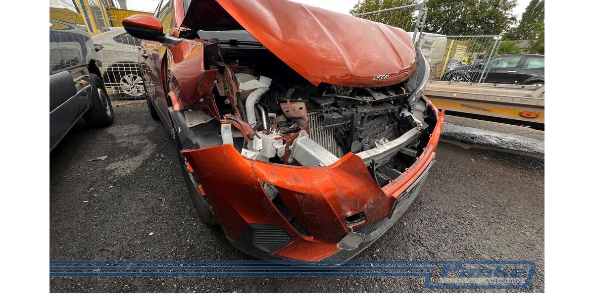 Peugeot 2008 1.2 PureTech 100 Active Pack*Unfall* 21.200 km 6.380 € Berlin 13187