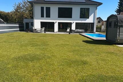 Haus Brieselang - 7 Zimmer, 248 m&sup2;, 1.500.000&euro; | Angebot:26070780