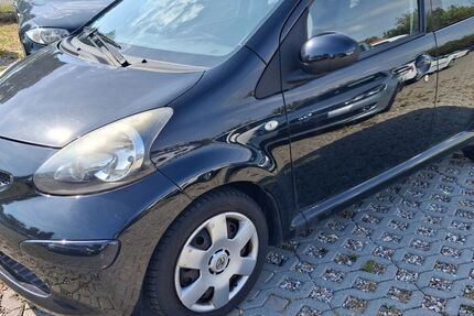 Toyota Aygo (X) 200.000 km 2.499 &euro; Berlin 12439