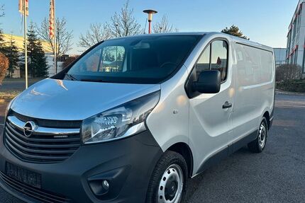 Opel Vivaro 170.000 km 8.900 € Berlin 12099