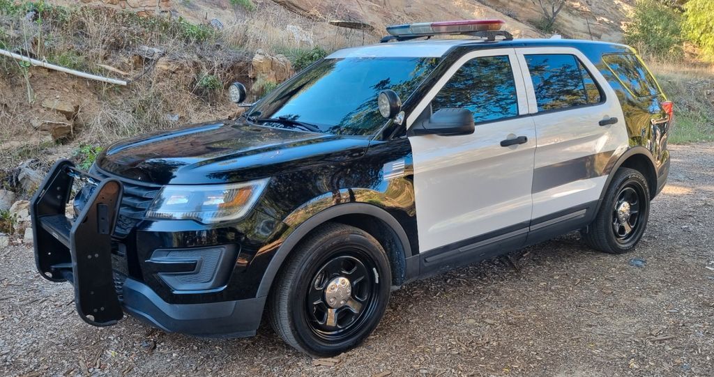 Ford Explorer 104.000 km 15.990 € Berlin 13125