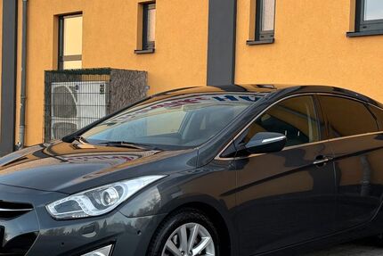 Hyundai i40 184.000 km 8.480 € Berlin 13587