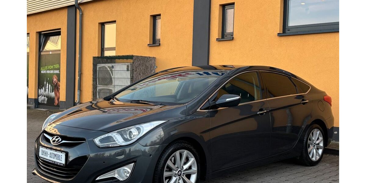 Hyundai i40 184.000 km 8.480 € Berlin 13587
