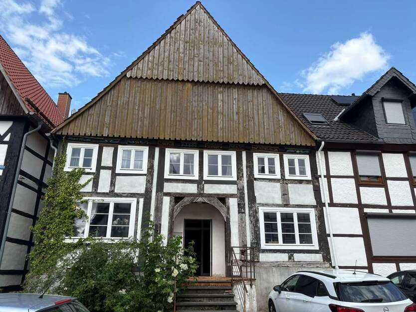 Haus zum Kaufen in Schwalenberg 75.000 € 223 m²