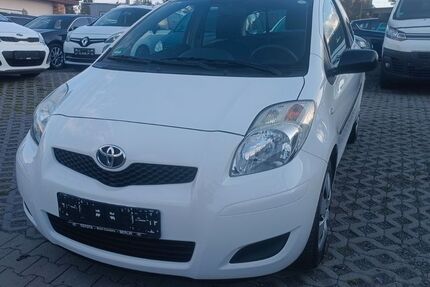 Toyota Yaris 107.000 km 3.900 € Berlin 13597
