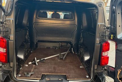 Toyota Verso 158.000 km 16.499 € Berlin 13589