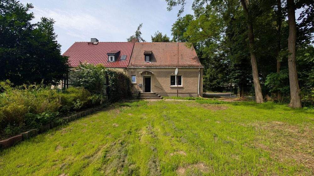 Sanierungsobjekt - 6-Zimmer-Doppelhaushälfte in Bornim 6 zimmer