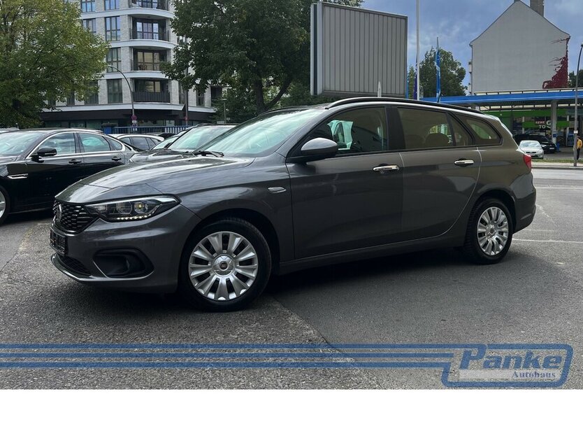 Fiat Tipo 1.4 T-Jet Easy*AHK*SHZ*Klima*NAV*LED*BT* 131.411 km 8.480 € Berlin 13187