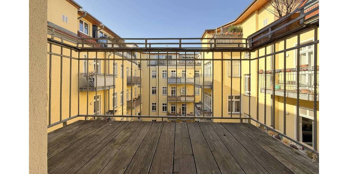 Dachgeschoss-Maisonette - hell, ruhig mit Balkon, Terrasse und Aufzug - Dachgeschoßwohnung Berlin Prenzlauer Berg | Angebot:25366987