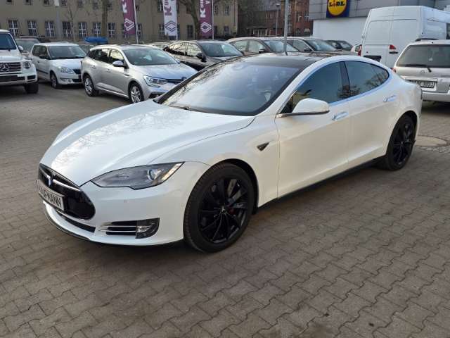 Tesla Model S 206.000 km 15.680 &euro; Berlin - Steglitz 12247