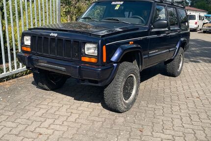 Jeep Cherokee 241.000 km 13.875 € Trebbin 14959