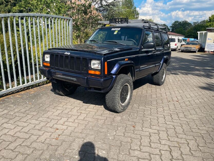 Jeep Cherokee 241.000 km 13.875 € Trebbin 14959