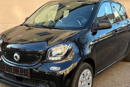 Smart ForFour 29.631 km 8.750 &euro; Berlin 13359