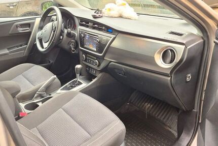 Toyota Auris 55.000 km 11.000 &euro; BERLIN 13347