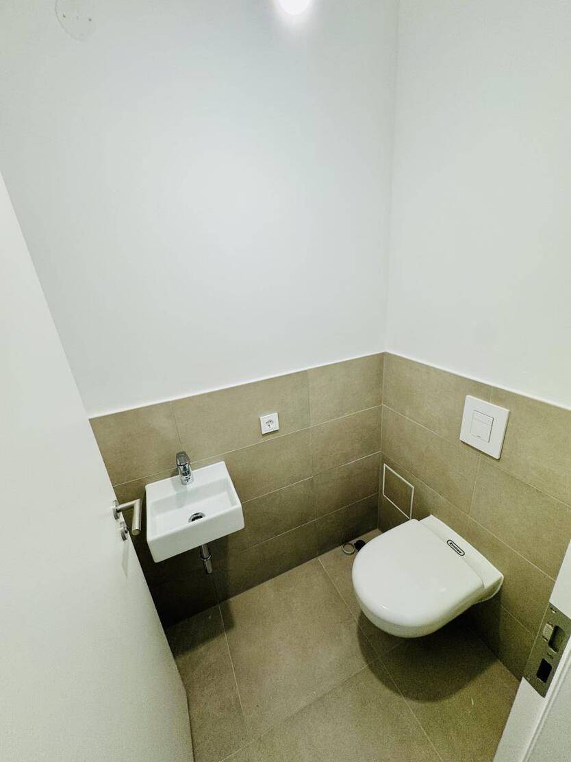 Geräumige Wohnung nahe Barbarossaplatz! *2x Balkone EBK Aufzug*