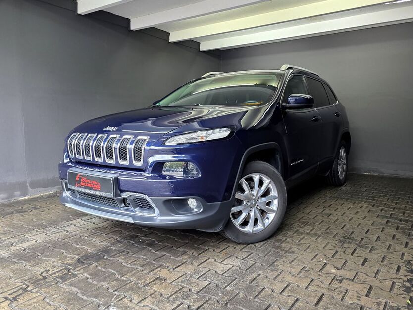 Jeep Cherokee 130.000 km 16.990 € Berlin 12279