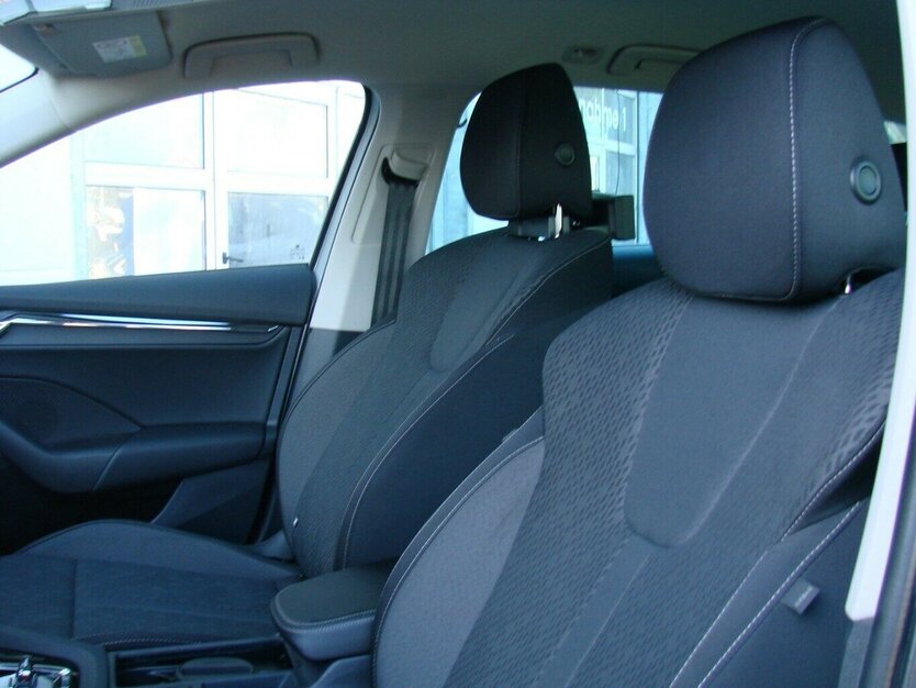 Skoda Octavia 2.0TDI Style ACC Columbus HeadUp AHK 48.103 km 27.480 € Falkensee 14612