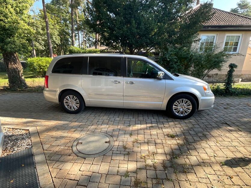 Lancia Voyager 238.000 km 9.990 € Berlin 10785