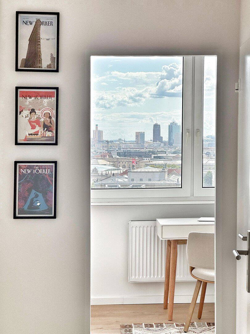 Spectacular City Center Apartment Hackescher Markt: View, Balcony & Parking