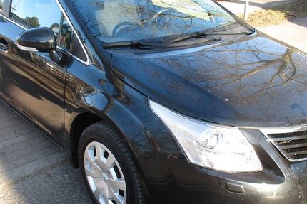 Toyota Avensis 268.000 km 2.450 &euro; Berlin 12357