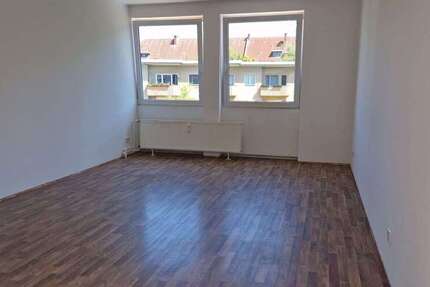 Wohnung zum Mieten in Berlin 1.679 € 96.69 m²