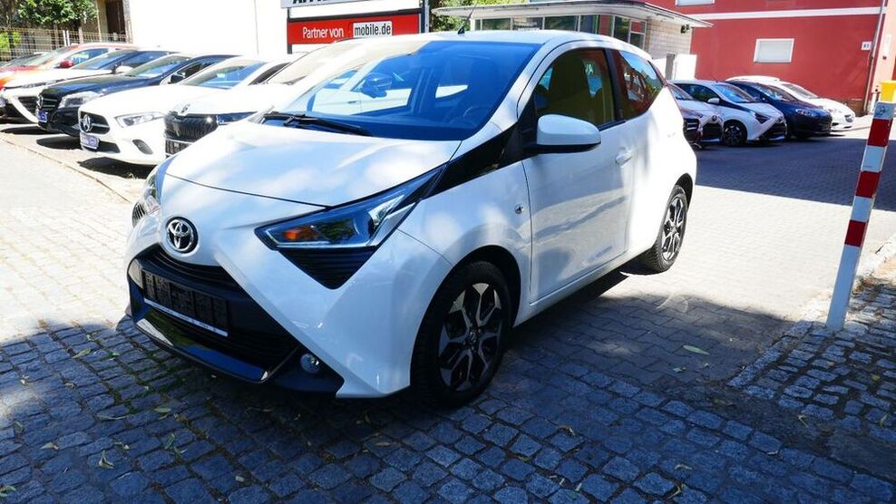 Aygo (X)