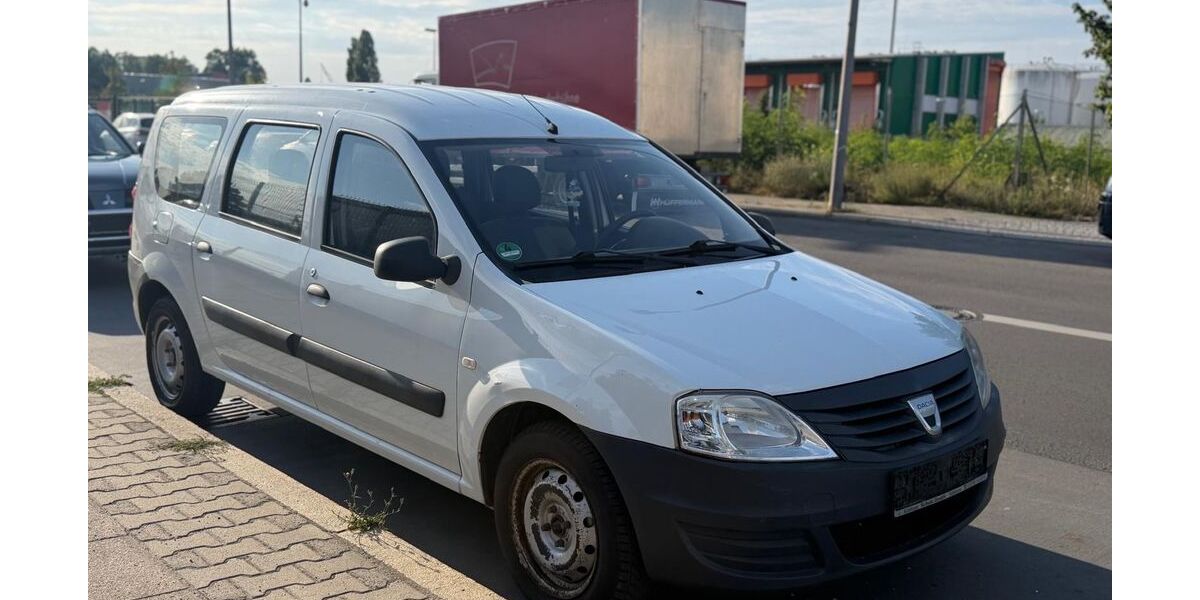 Dacia Logan 192.348 km 2.499 &euro; Berlin 13597