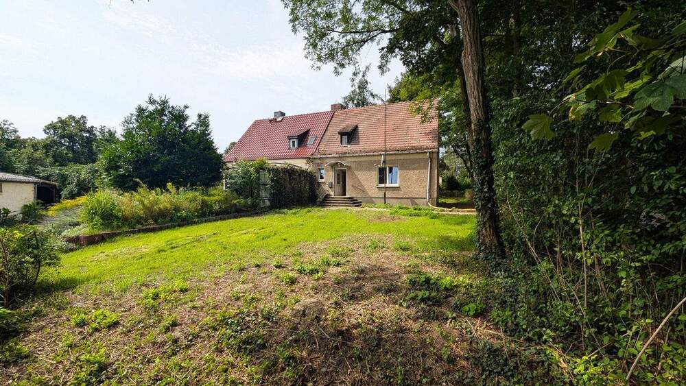 Sanierungsobjekt - 6-Zimmer-Doppelhaushälfte in Bornim 6 zimmer