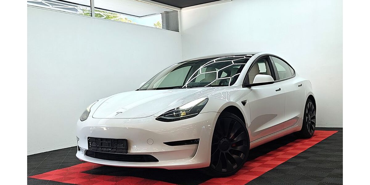 Tesla Model 3 14.420 km 37.990 &euro; Berlin 12209