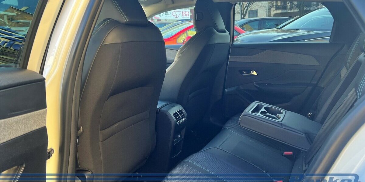 Peugeot 308 Allure EAT8*NAV*Carplay*LED*360°*Cockpit* 150.000 km 16.490 &euro; Berlin 13187